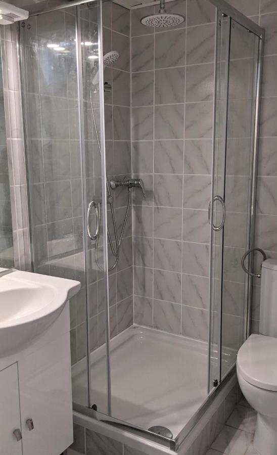 007 Studio Apartment Madrid 30M2 كلاغنفورت المظهر الخارجي الصورة